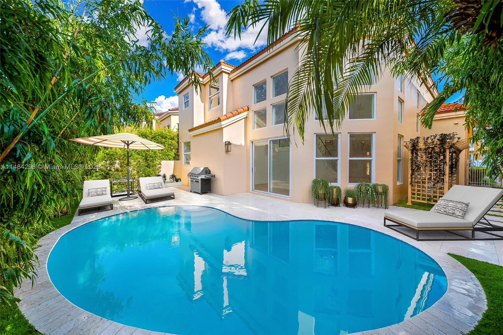 ISLAND WAY - Residential