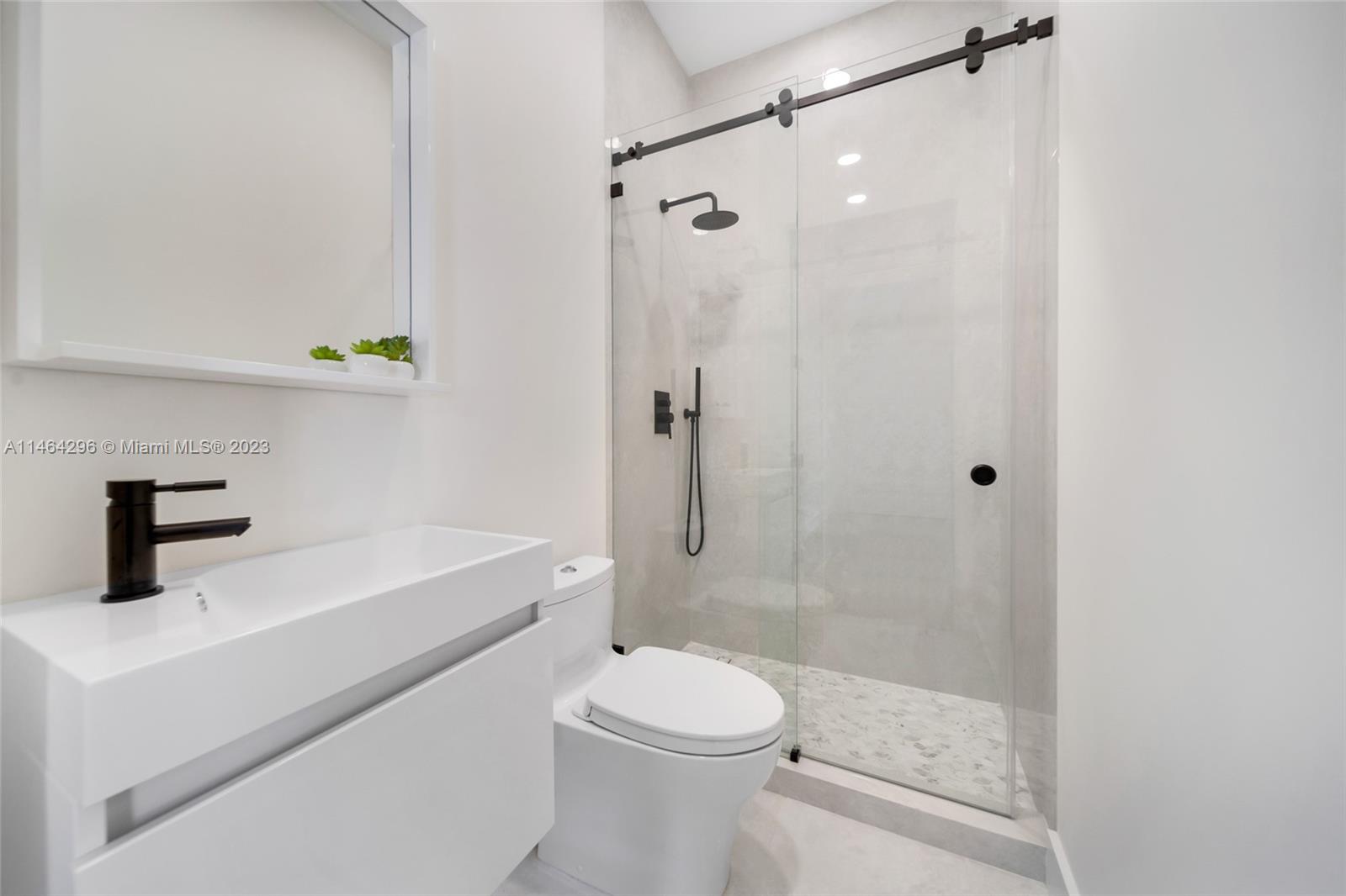 ISLAND WAY - Residential