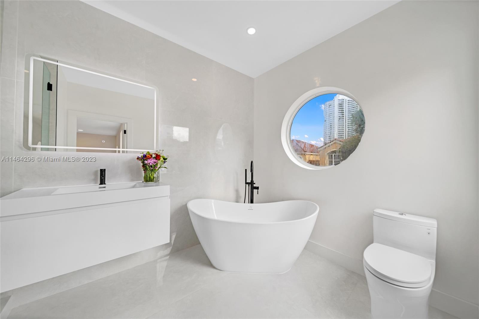 ISLAND WAY - Residential