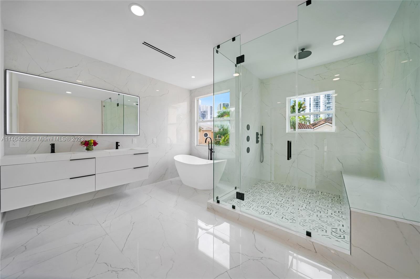 ISLAND WAY - Residential