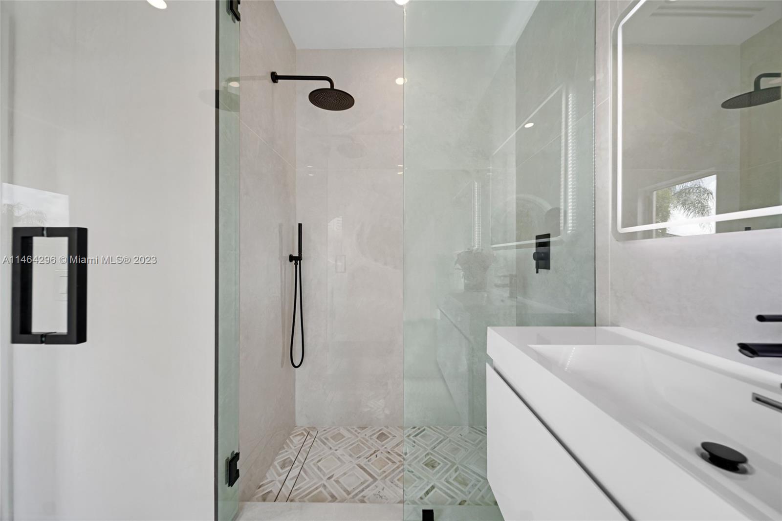 ISLAND WAY - Residential