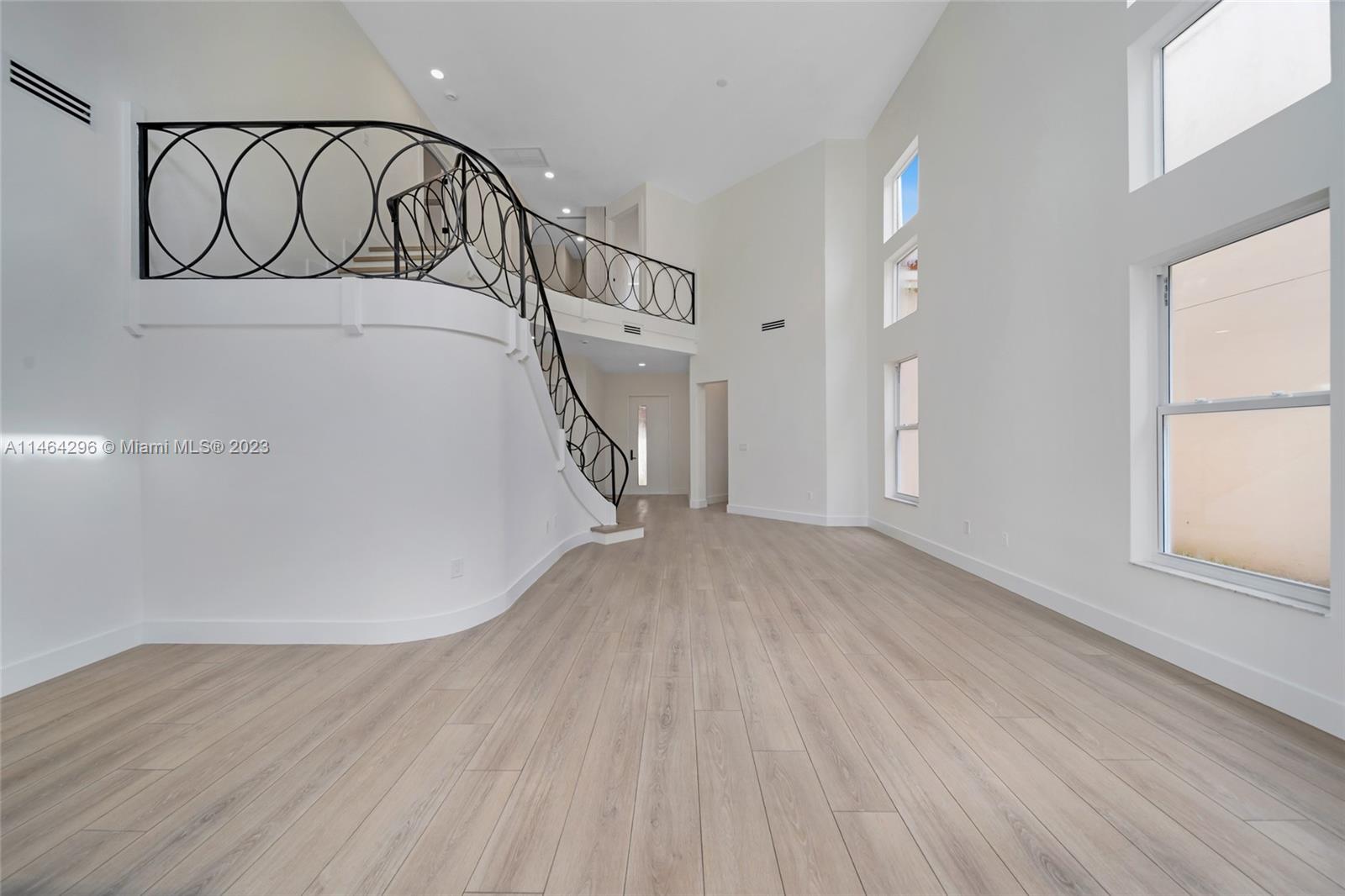 ISLAND WAY - Residential