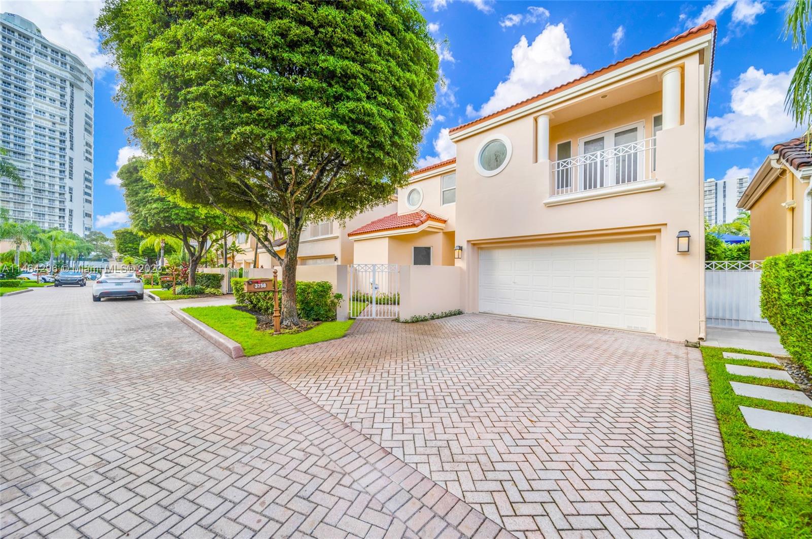 ISLAND WAY - Residential