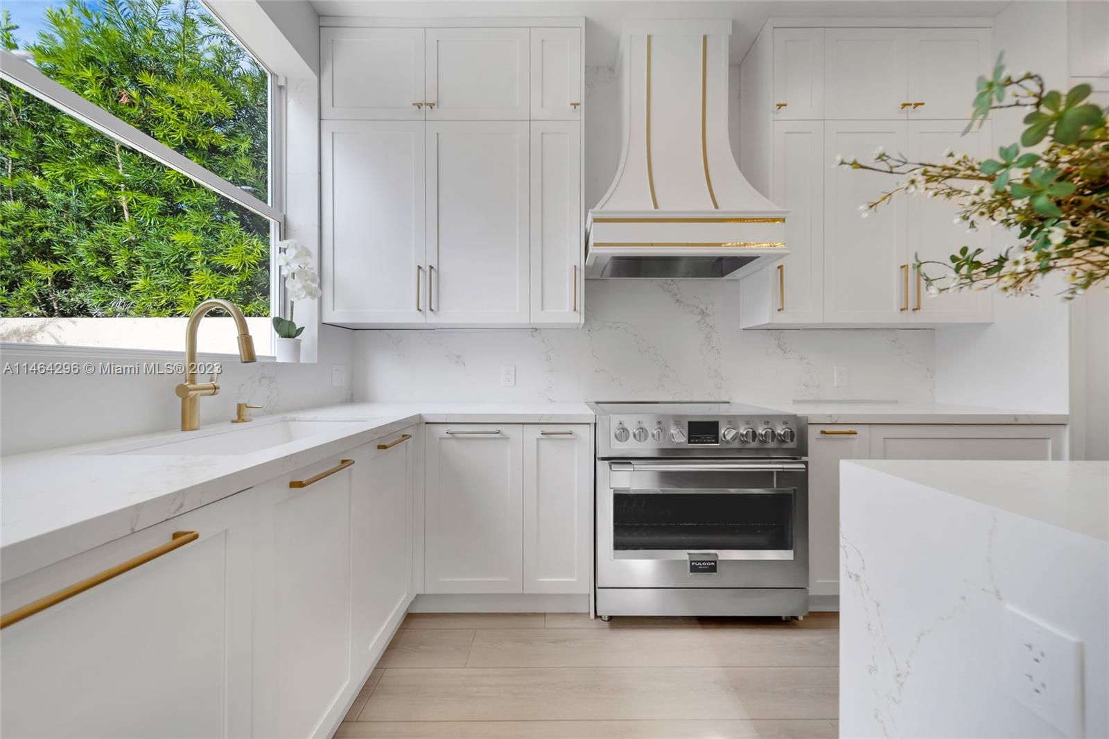 ISLAND WAY - Residential