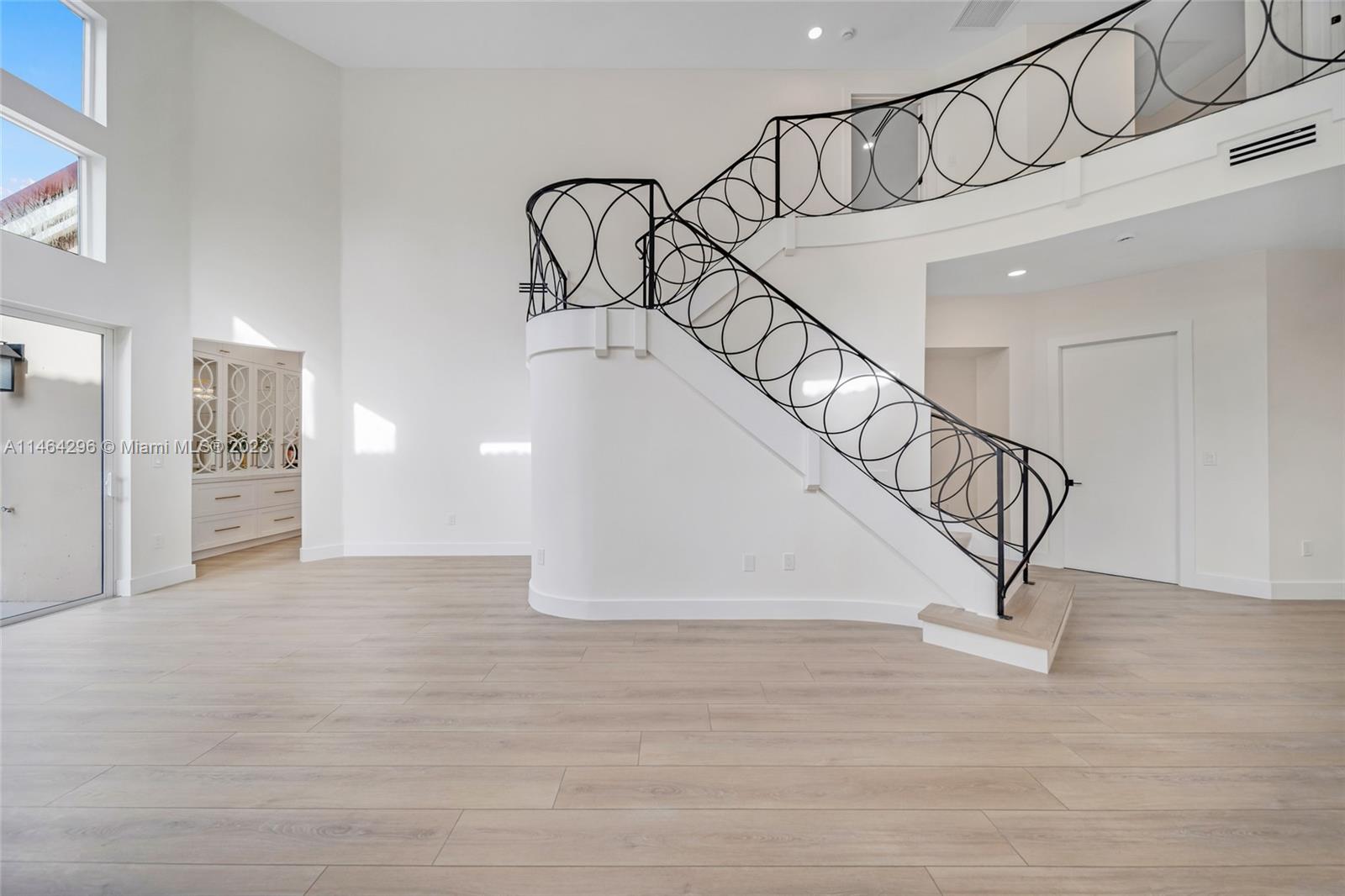 ISLAND WAY - Residential