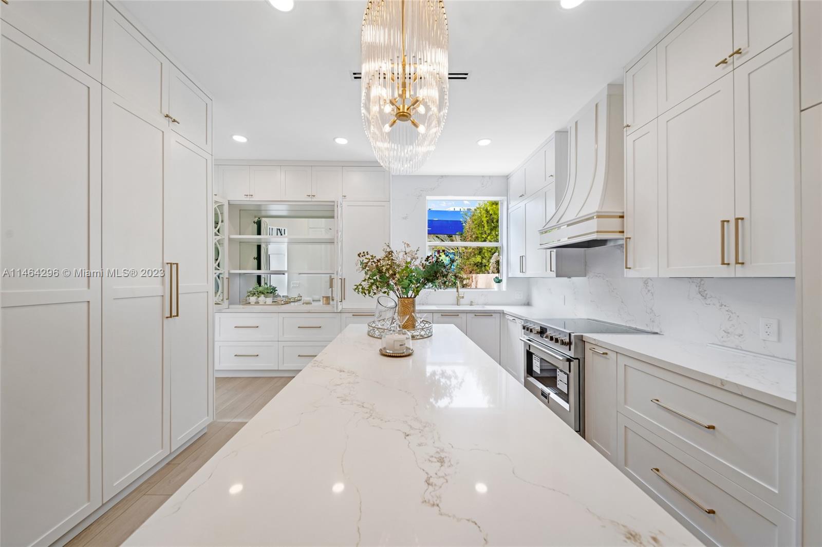 ISLAND WAY - Residential