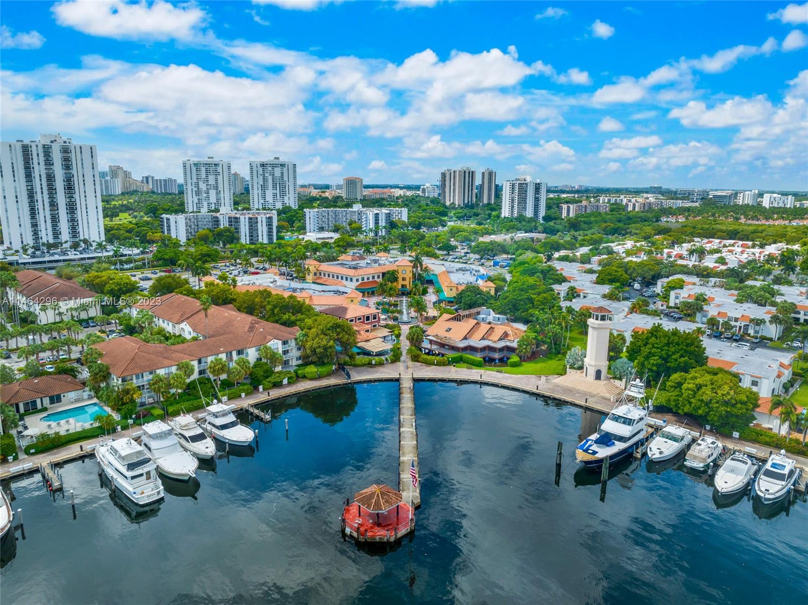 ISLAND WAY - Residential