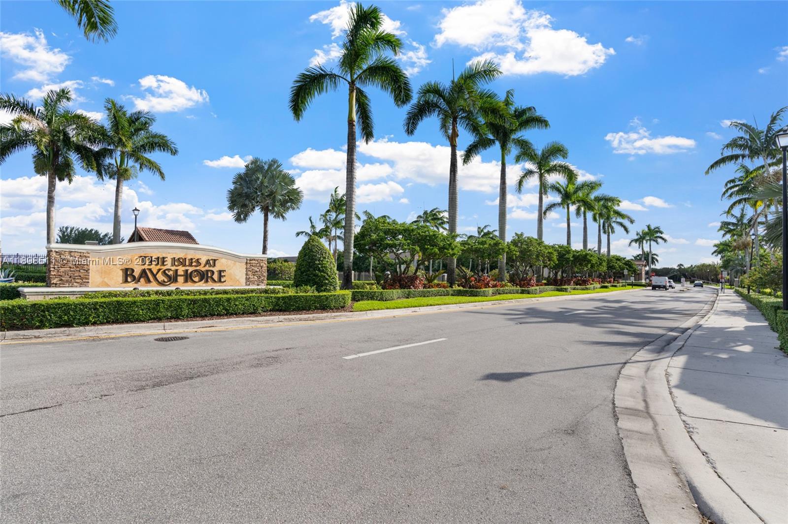 LAKES BY THE BAY AMBER - Residential