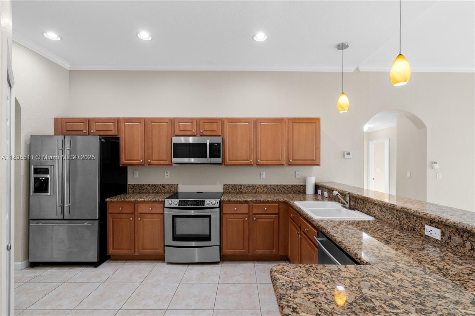 LAKES BY THE BAY AMBER - Residential
