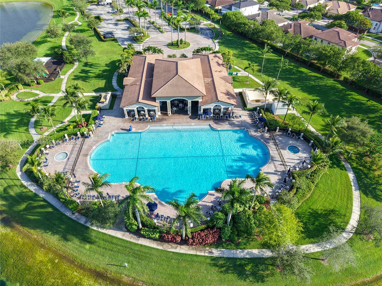 LAKES BY THE BAY AMBER - Residential