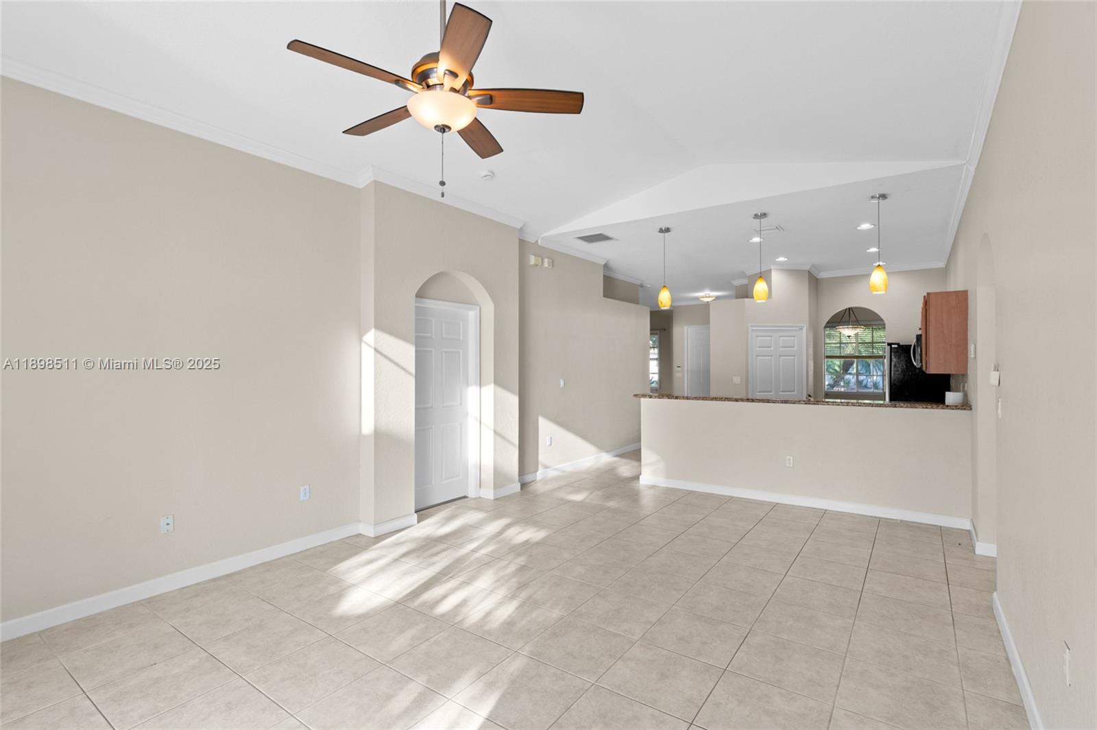 LAKES BY THE BAY AMBER - Residential