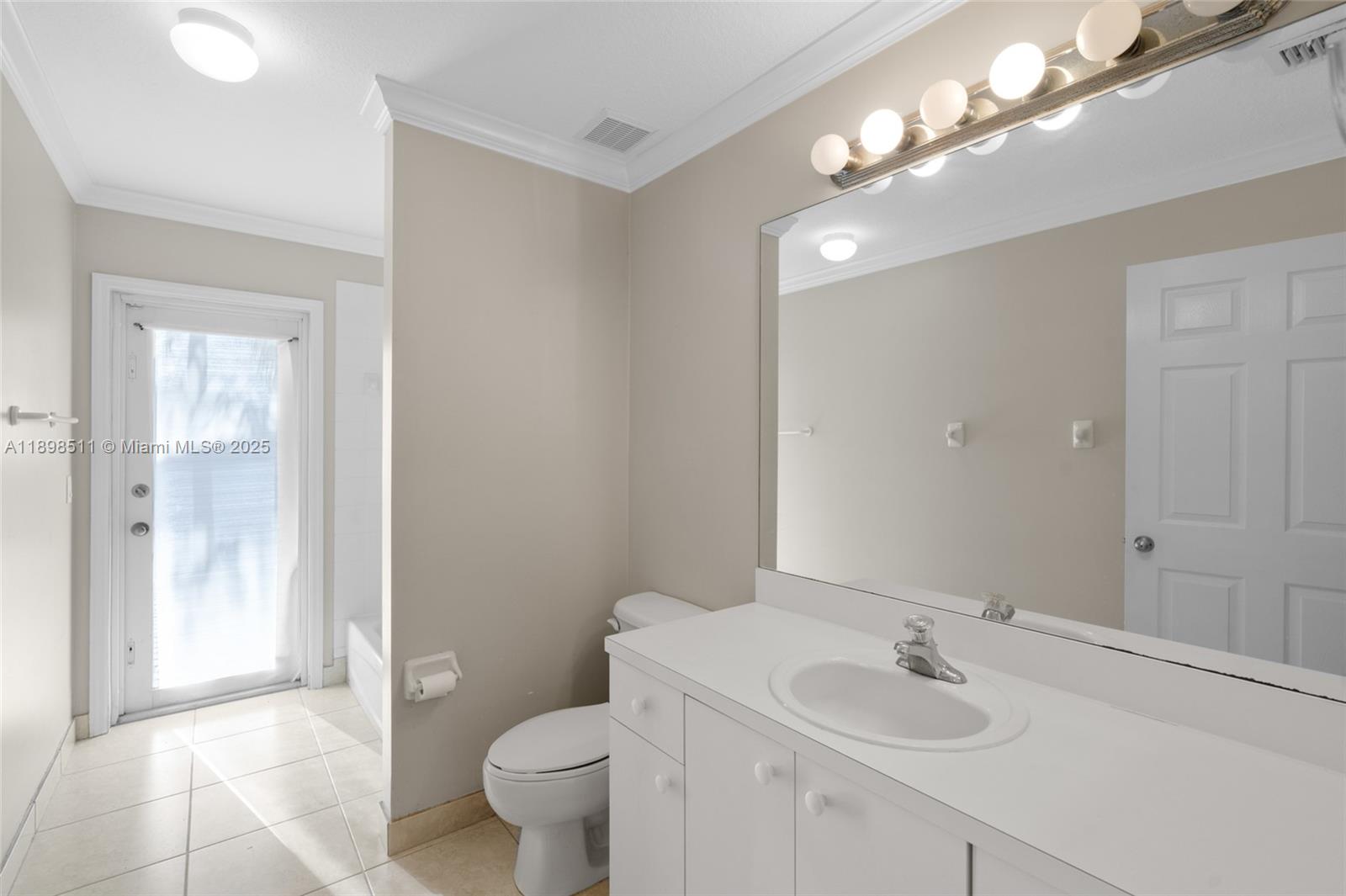 LAKES BY THE BAY AMBER - Residential