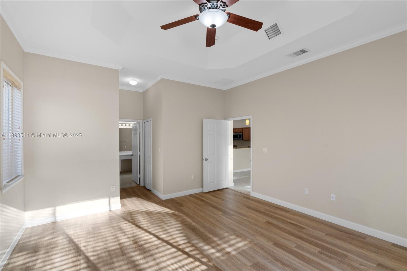 LAKES BY THE BAY AMBER - Residential