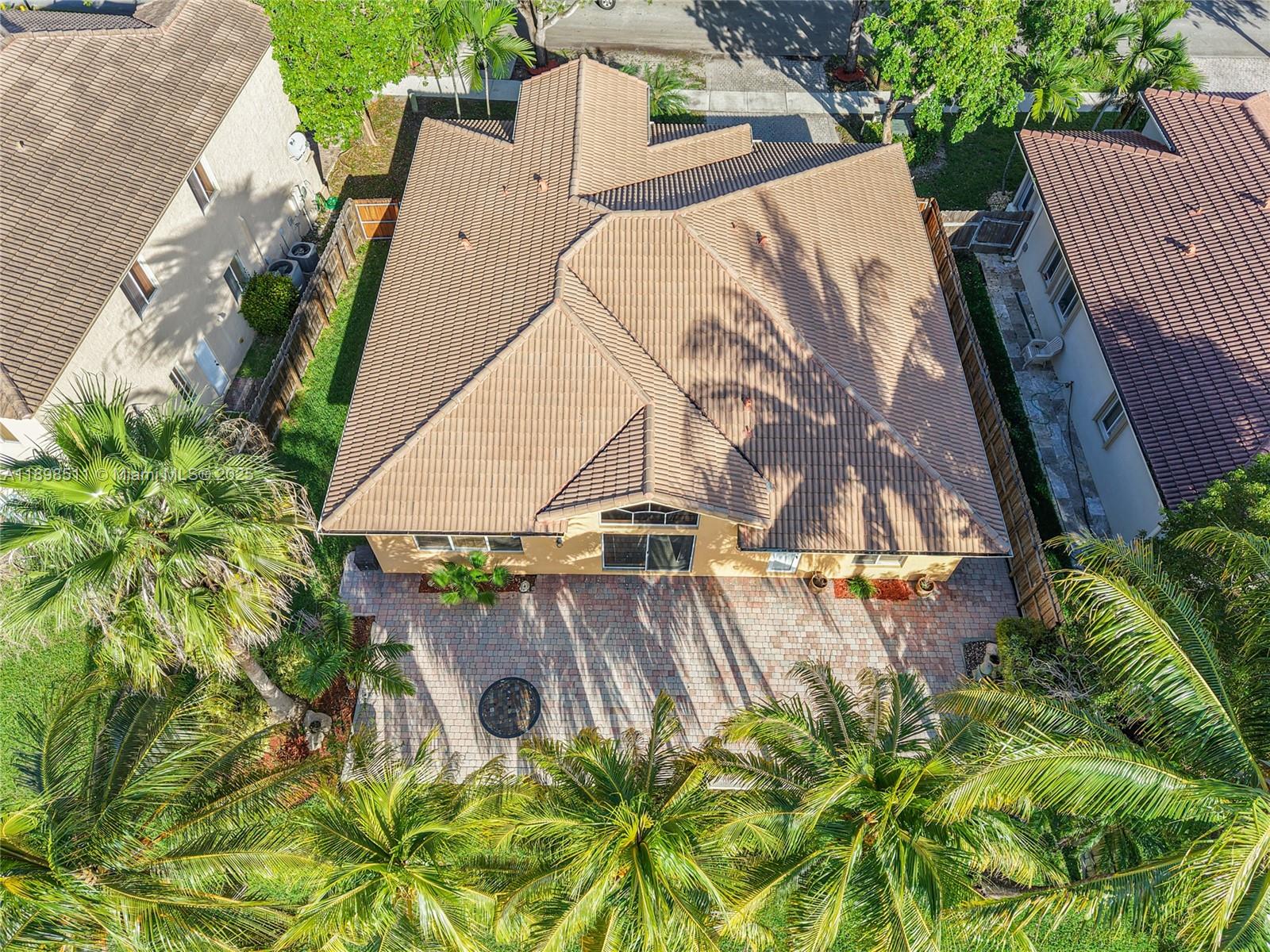 LAKES BY THE BAY AMBER - Residential
