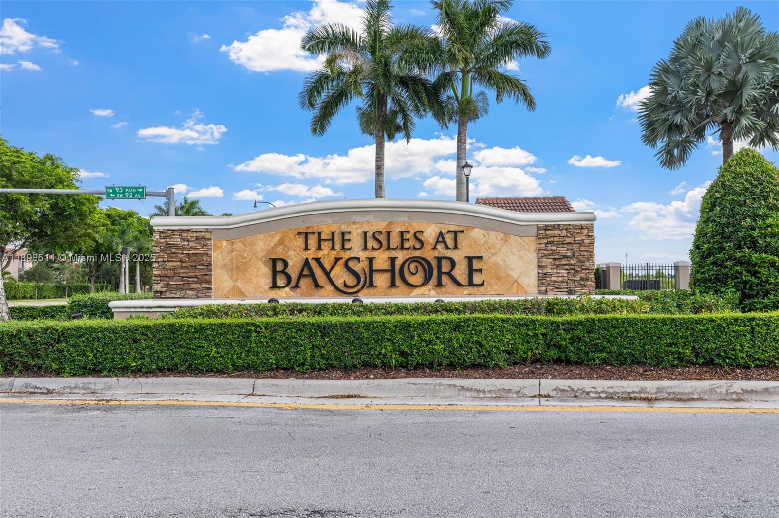 LAKES BY THE BAY AMBER - Residential