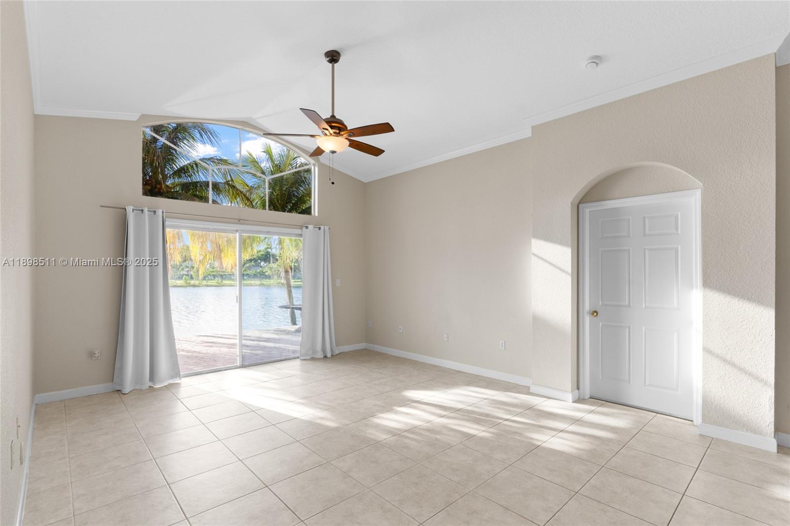 LAKES BY THE BAY AMBER - Residential