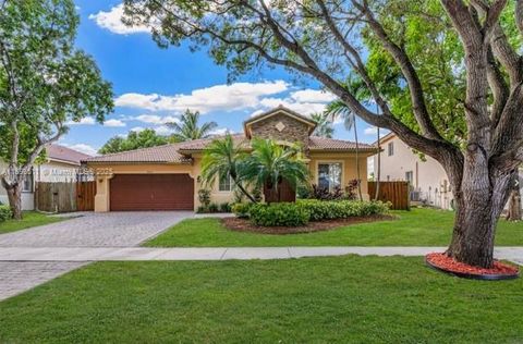 22032 SW 95th Pl Cutler Bay FL 33190