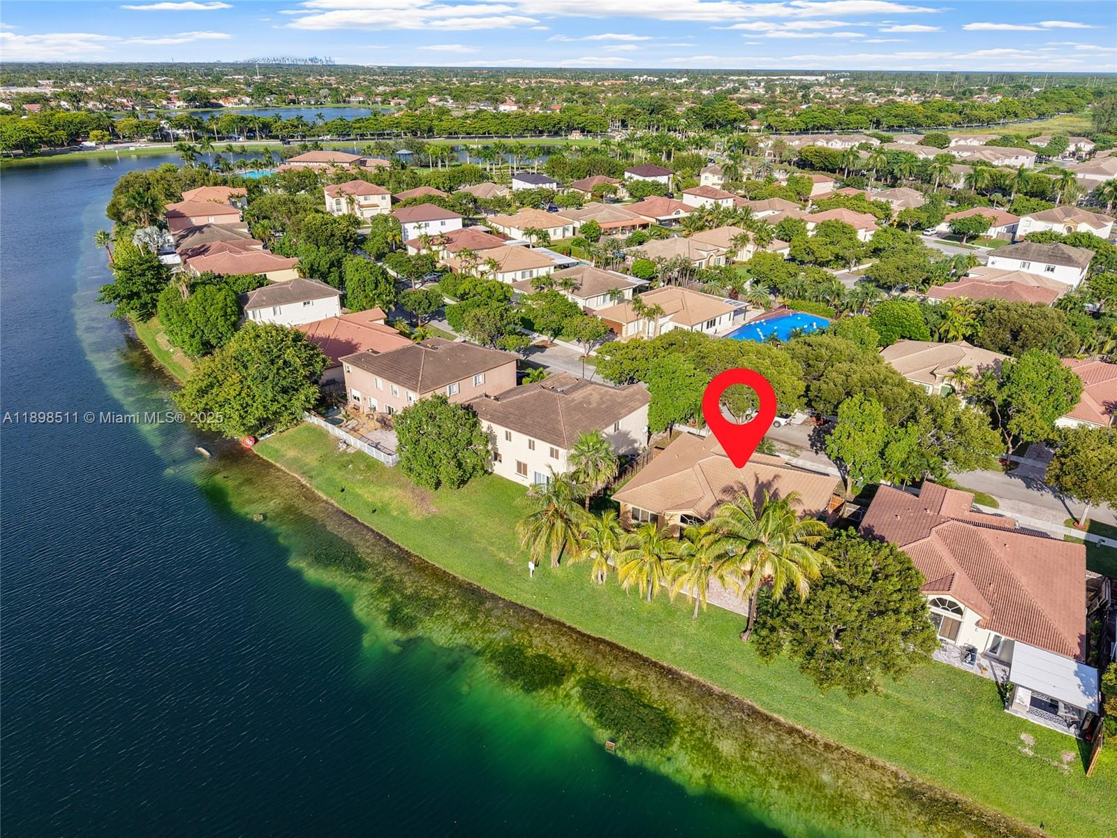 LAKES BY THE BAY AMBER - Residential