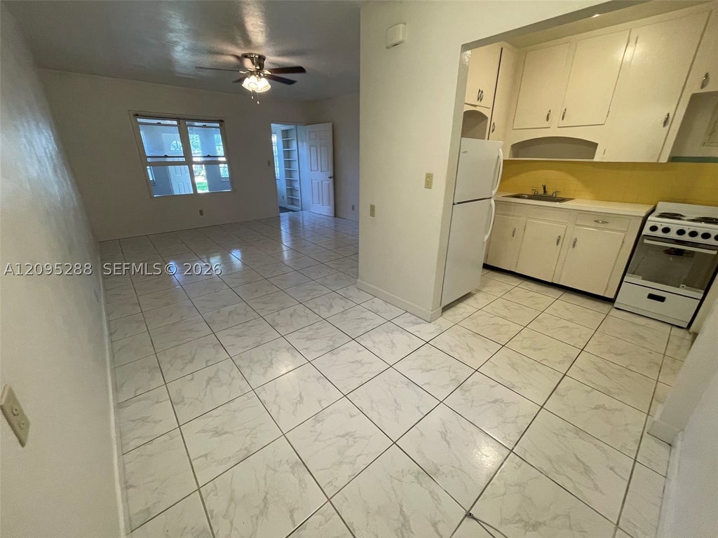 Photo of 700 SE 16th St #702, Fort Lauderdale, FL 33316 (MLS # A12095288)