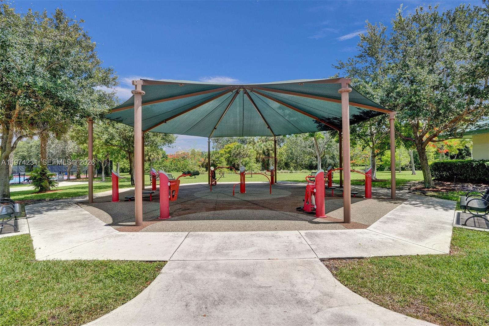 NO 96 PALM-AIRE COUNTRY C - Residential Lease