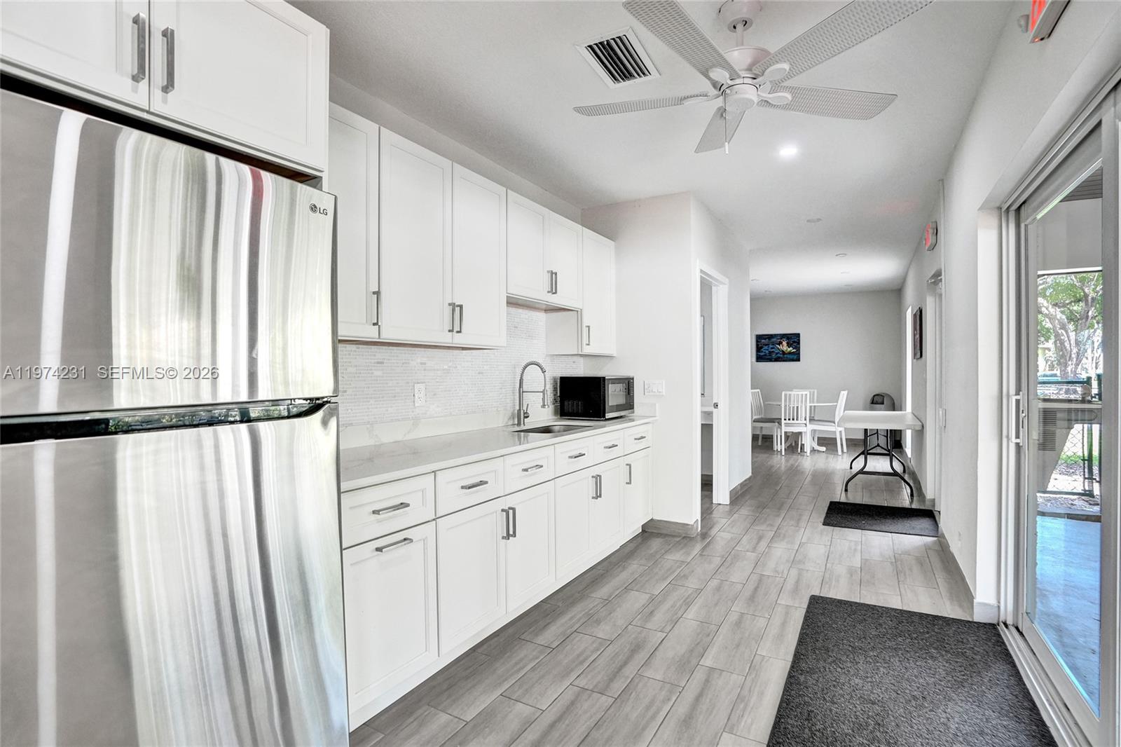 NO 96 PALM-AIRE COUNTRY C - Residential Lease