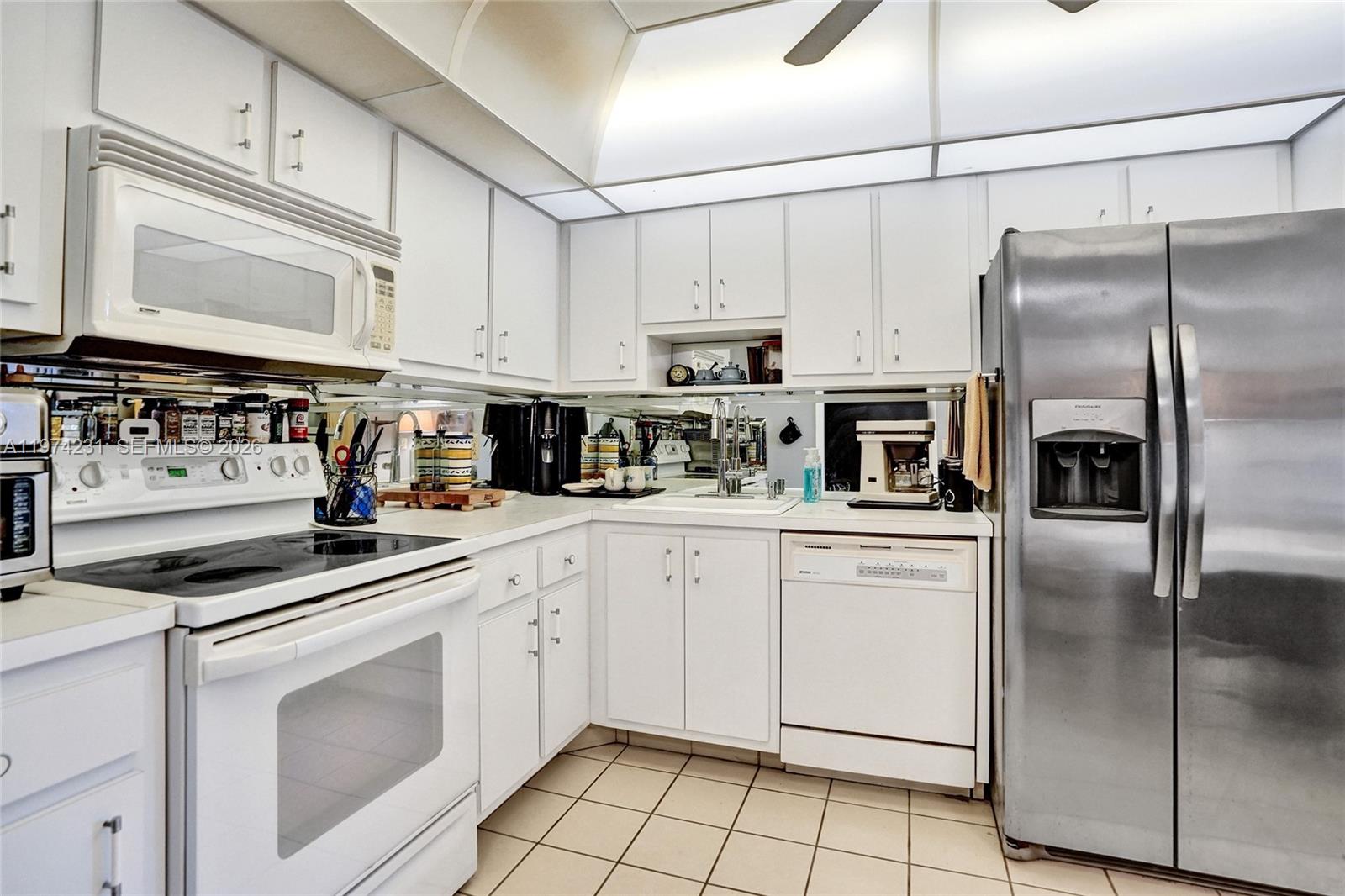 NO 96 PALM-AIRE COUNTRY C - Residential Lease