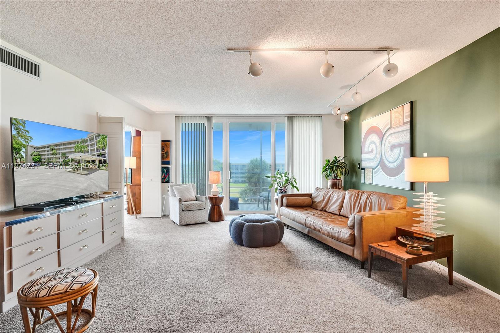 NO 96 PALM-AIRE COUNTRY C - Residential Lease