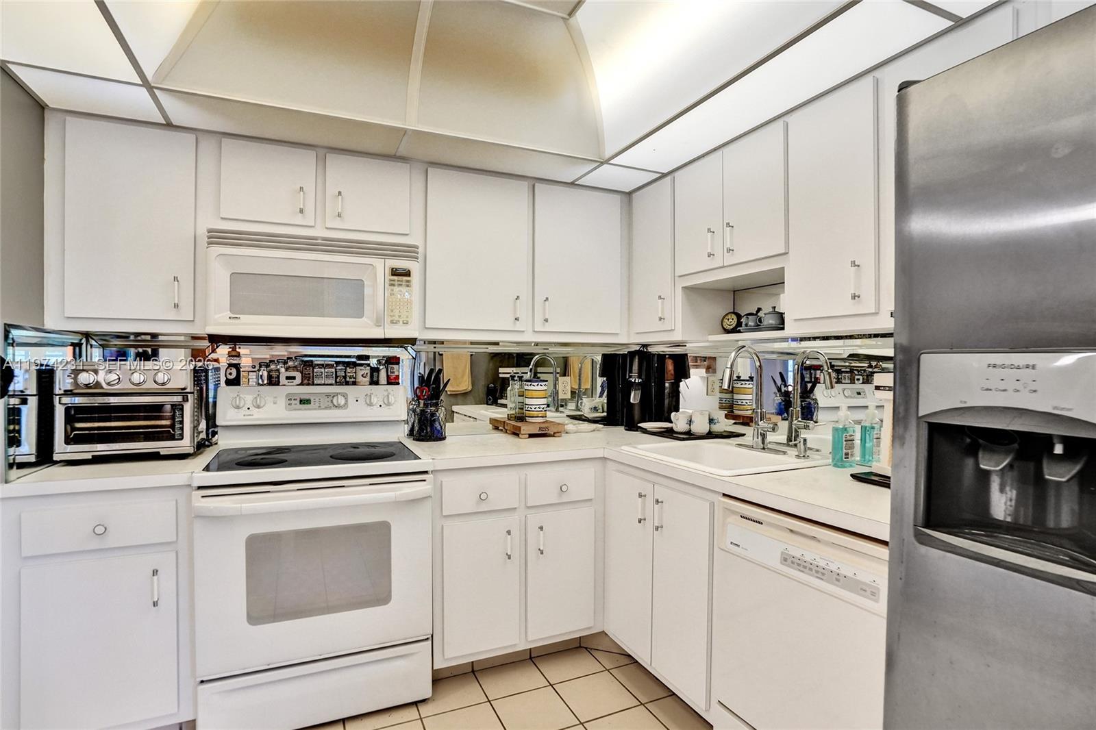 NO 96 PALM-AIRE COUNTRY C - Residential Lease