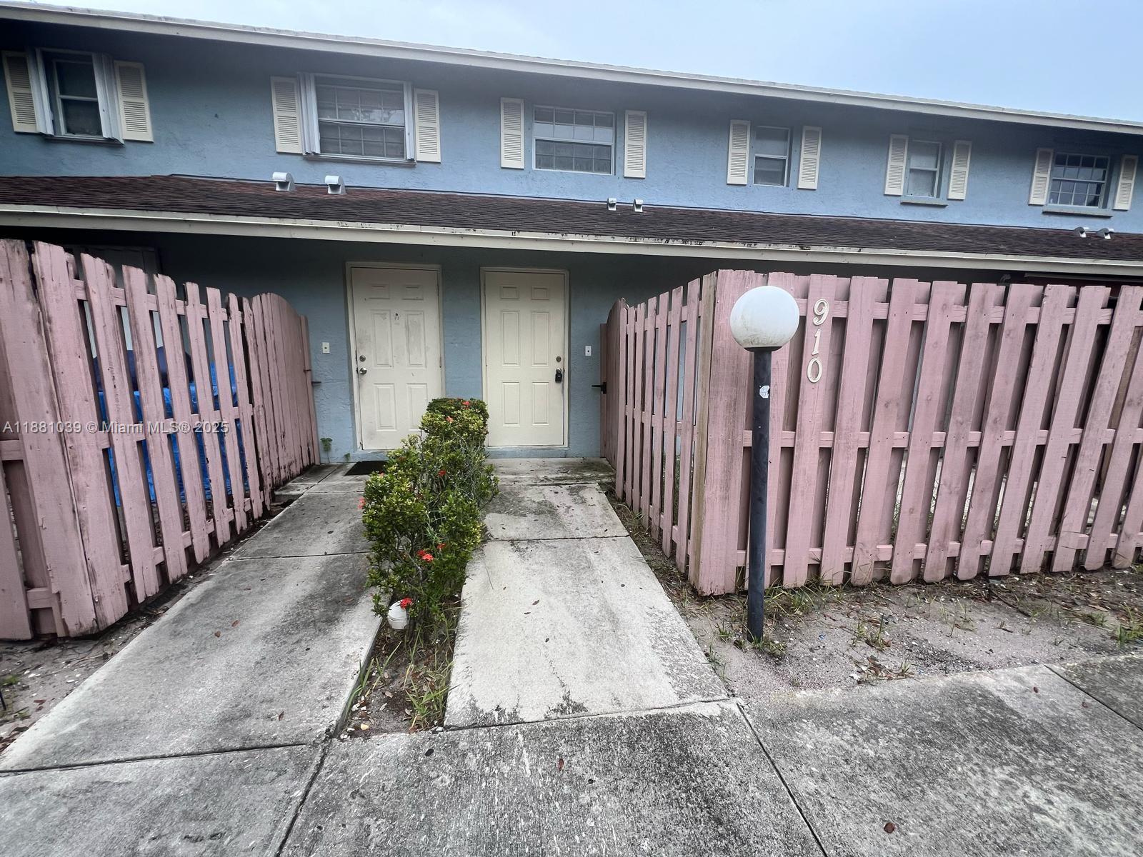 CYPRESS ESTATES OF PALM S - Residential