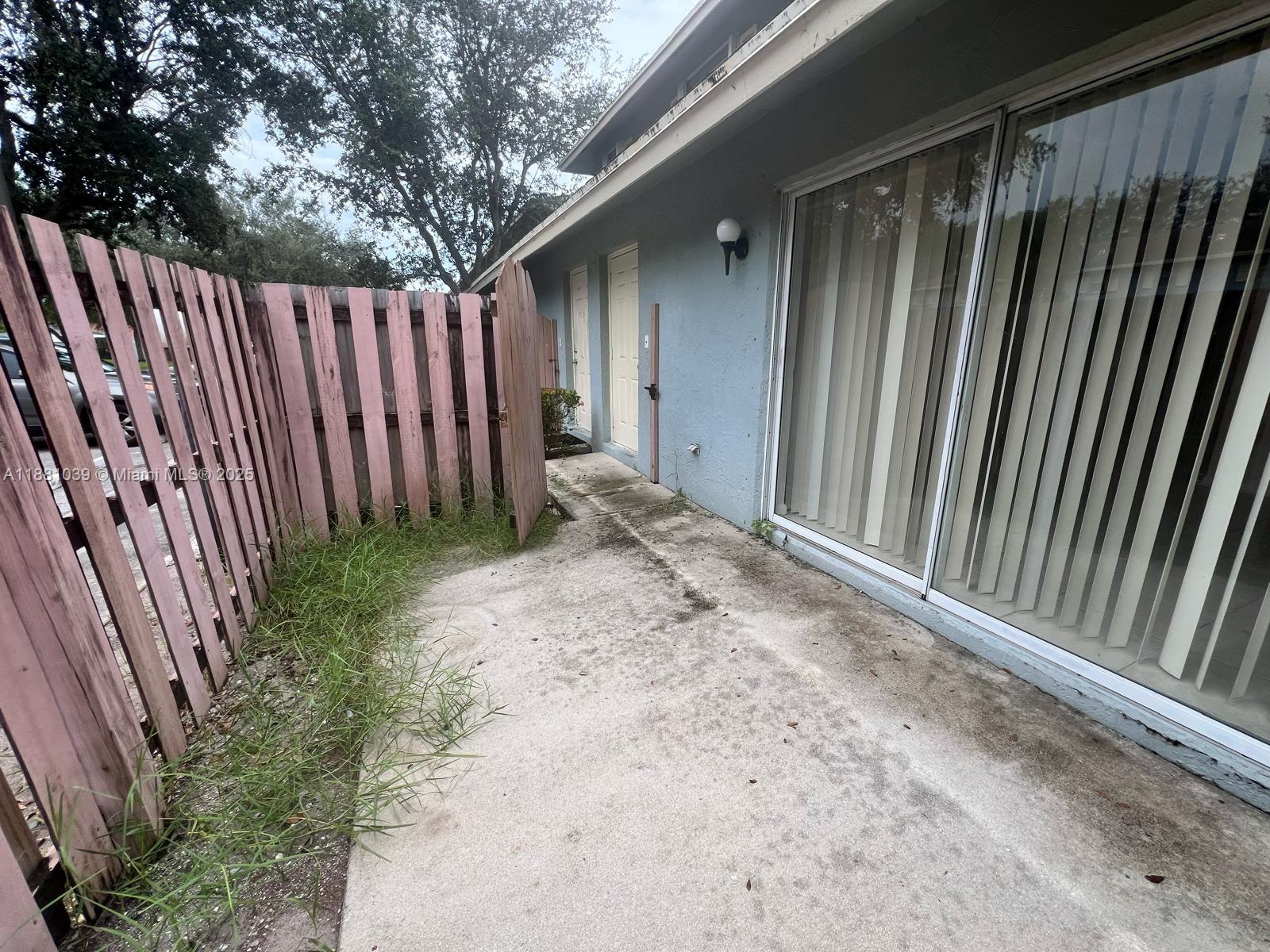 CYPRESS ESTATES OF PALM S - Residential