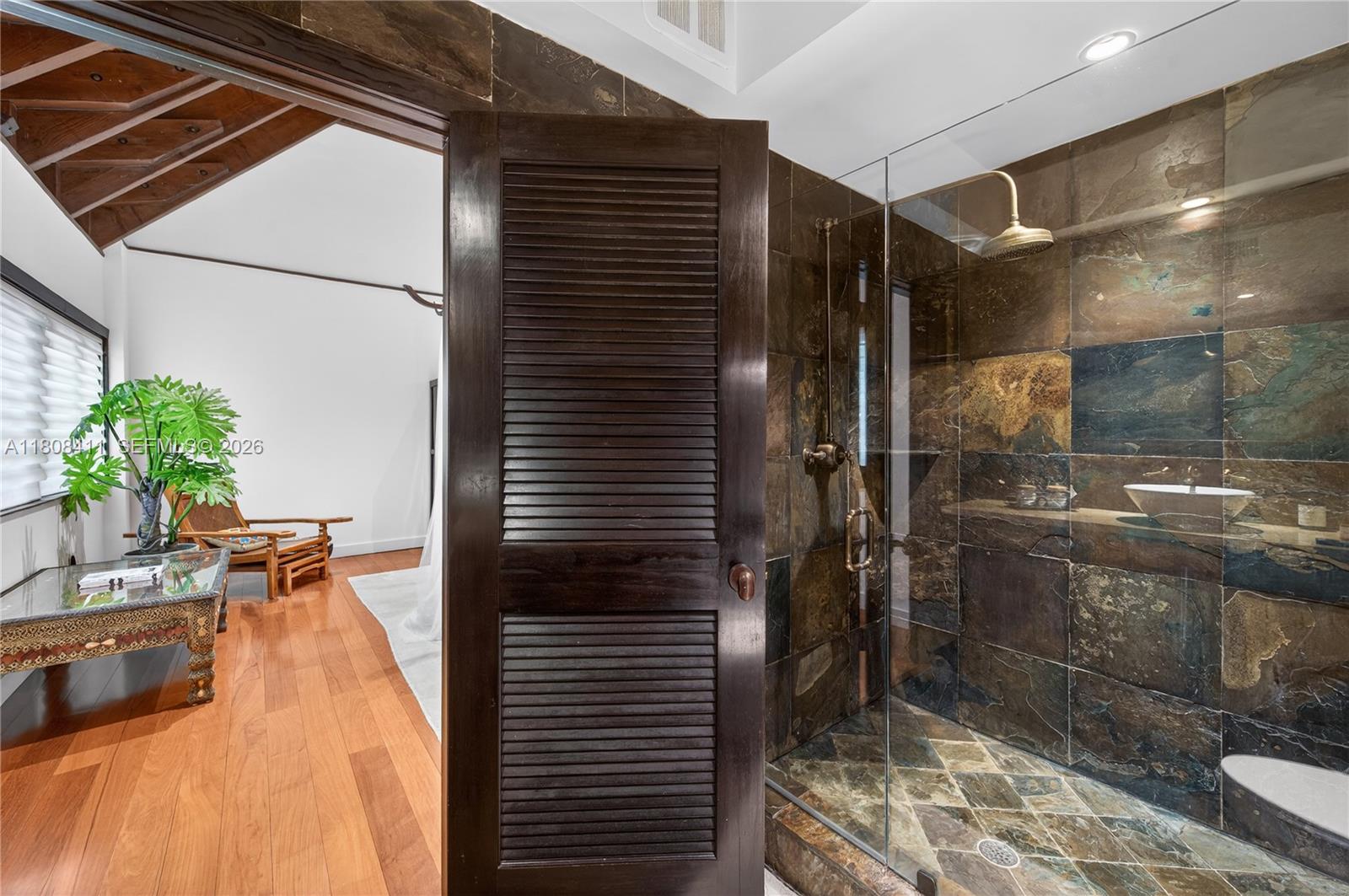 SAN MARINO ISLAND - Residential