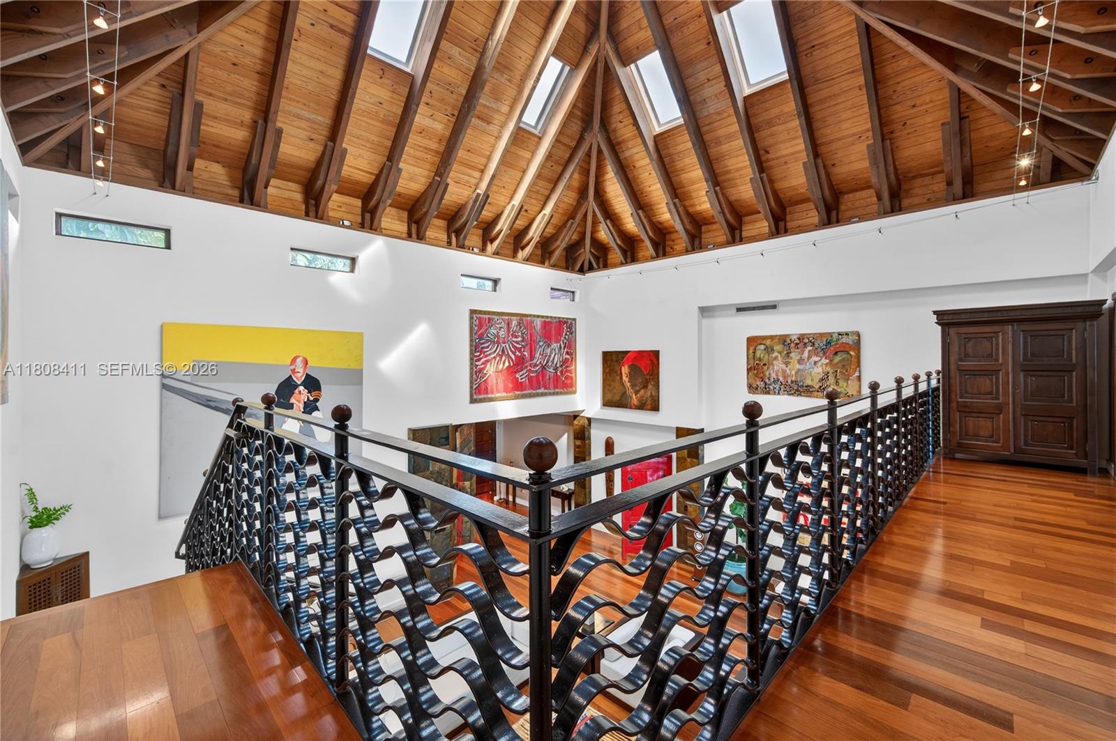 SAN MARINO ISLAND - Residential