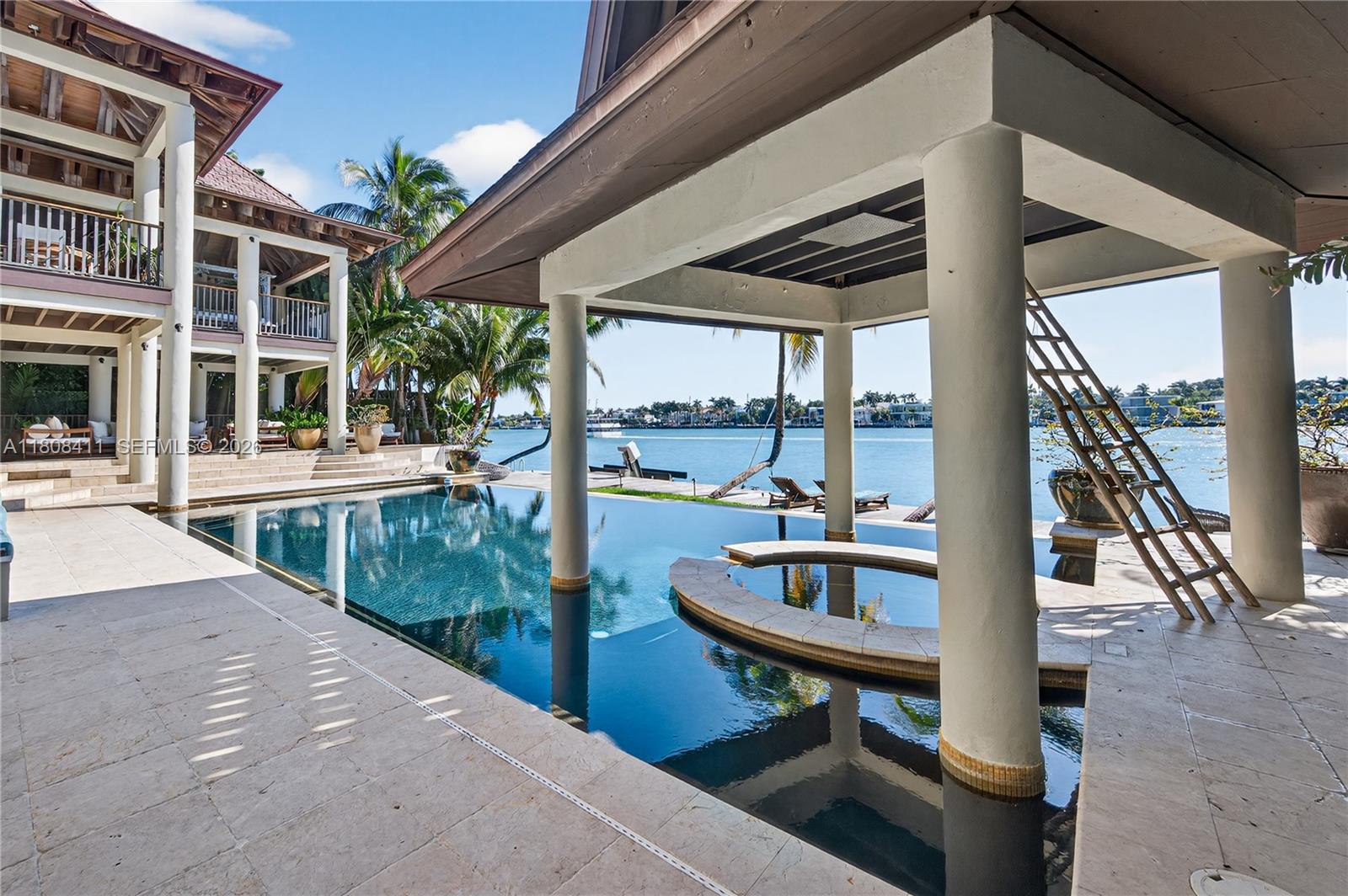 SAN MARINO ISLAND - Residential