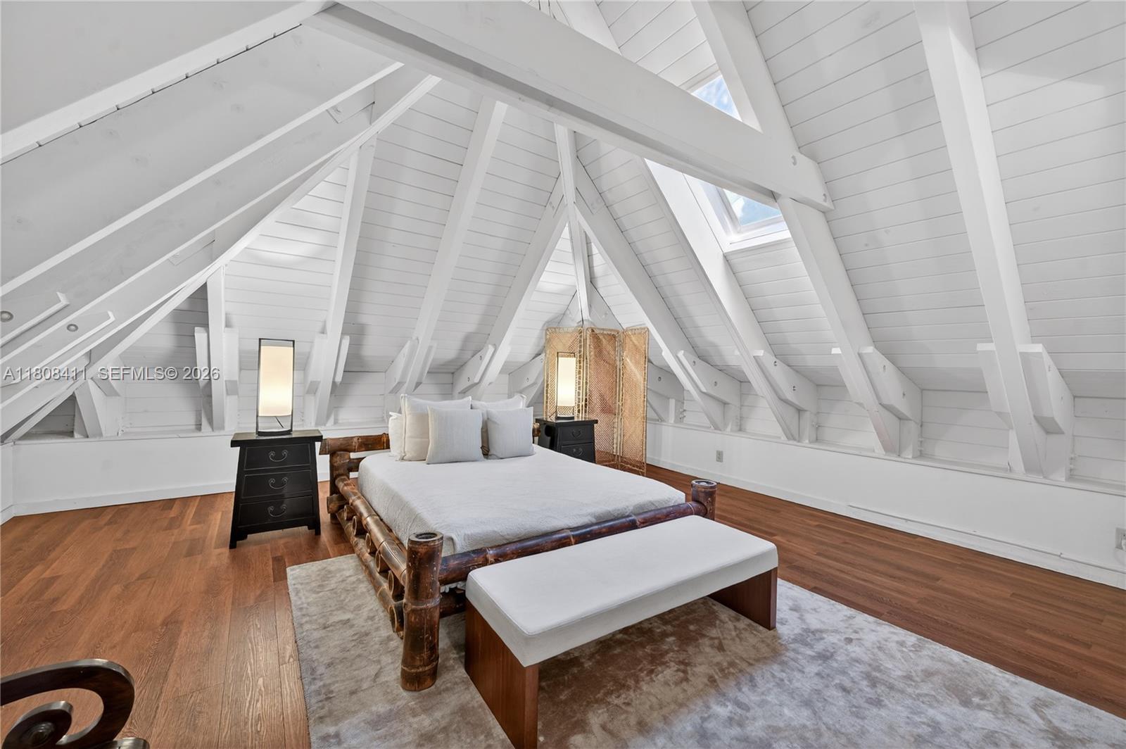 SAN MARINO ISLAND - Residential