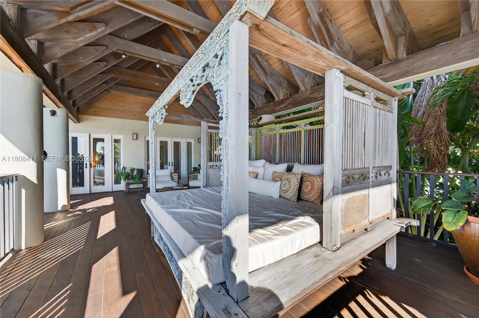 SAN MARINO ISLAND - Residential