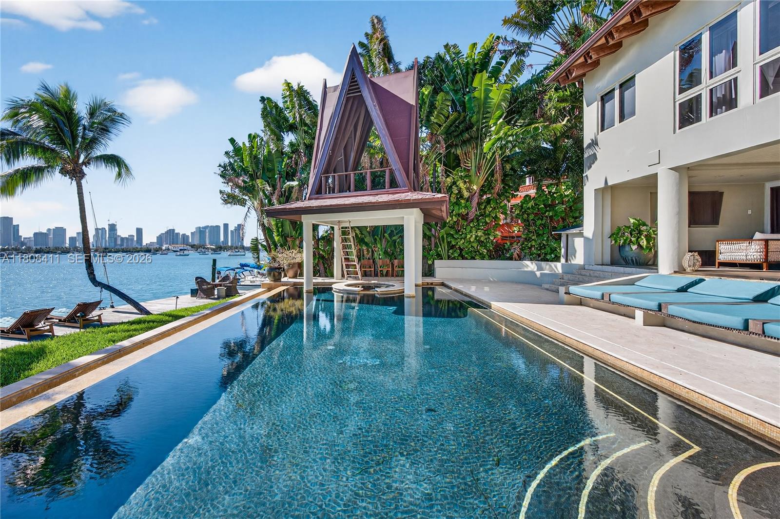 SAN MARINO ISLAND - Residential