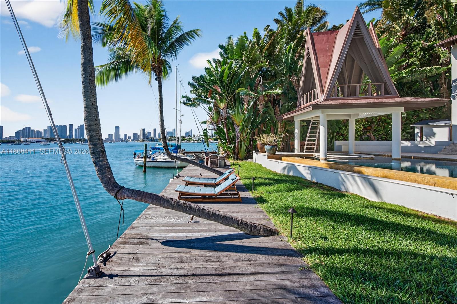 SAN MARINO ISLAND - Residential