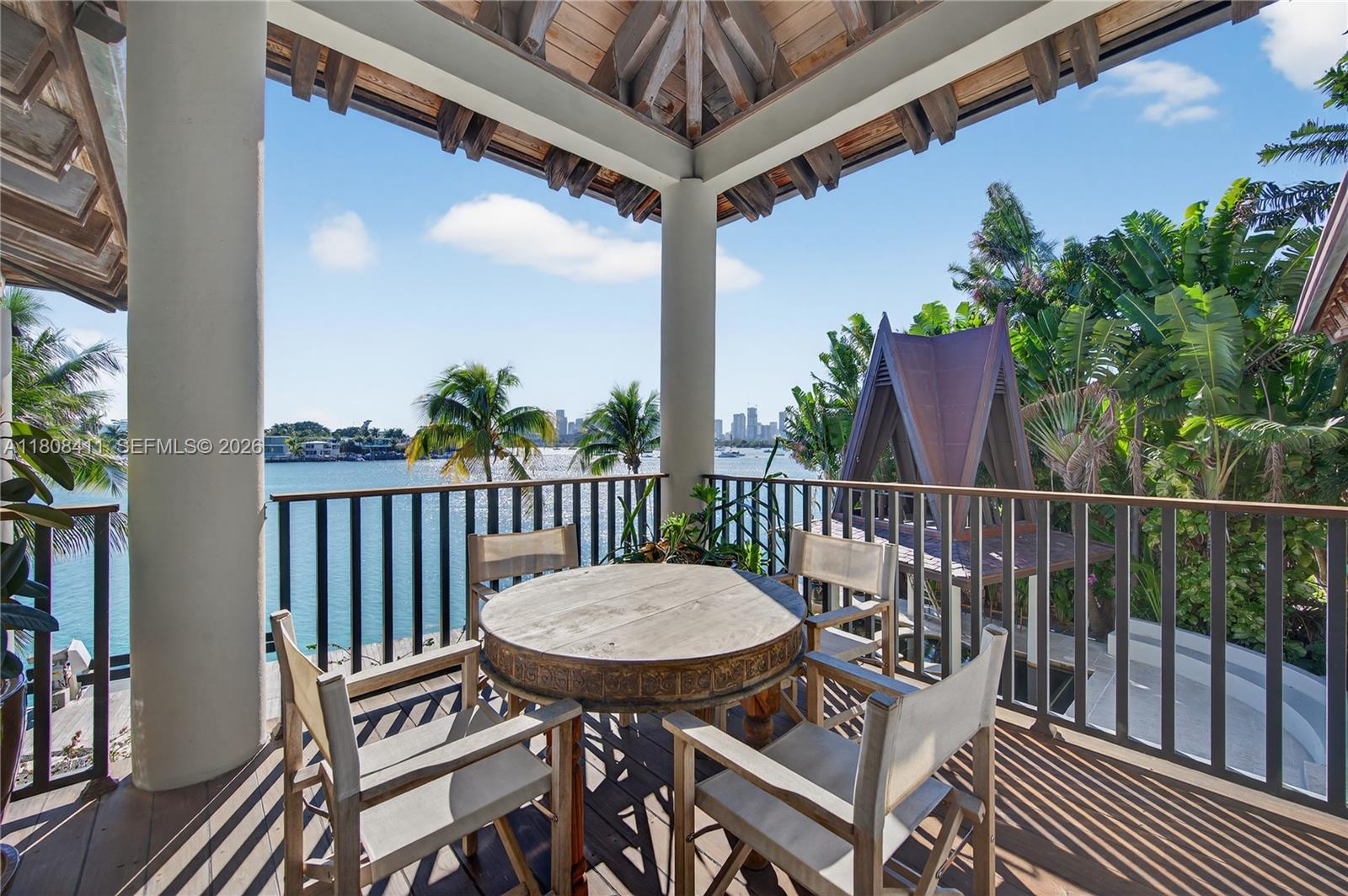 SAN MARINO ISLAND - Residential