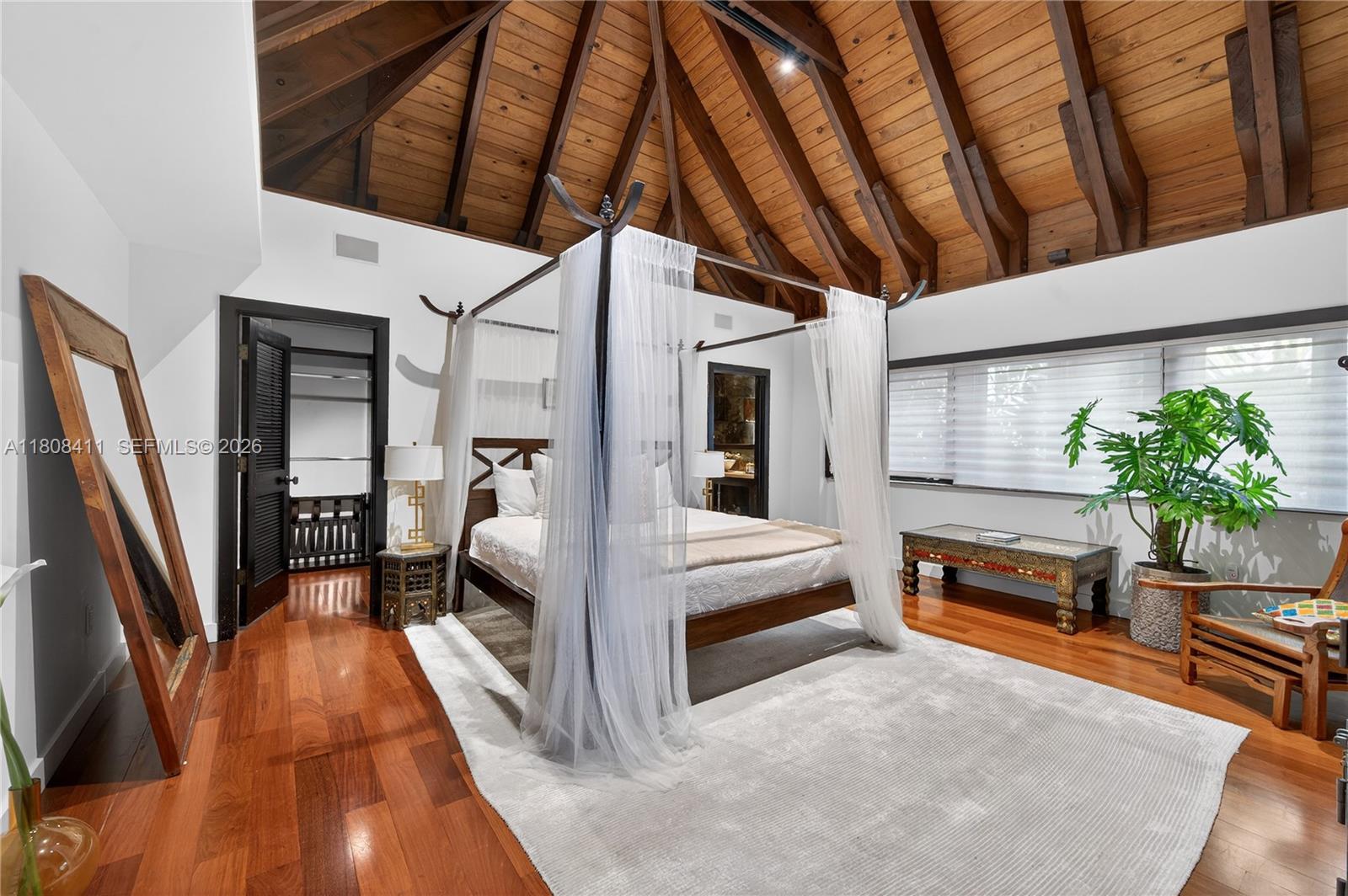 SAN MARINO ISLAND - Residential