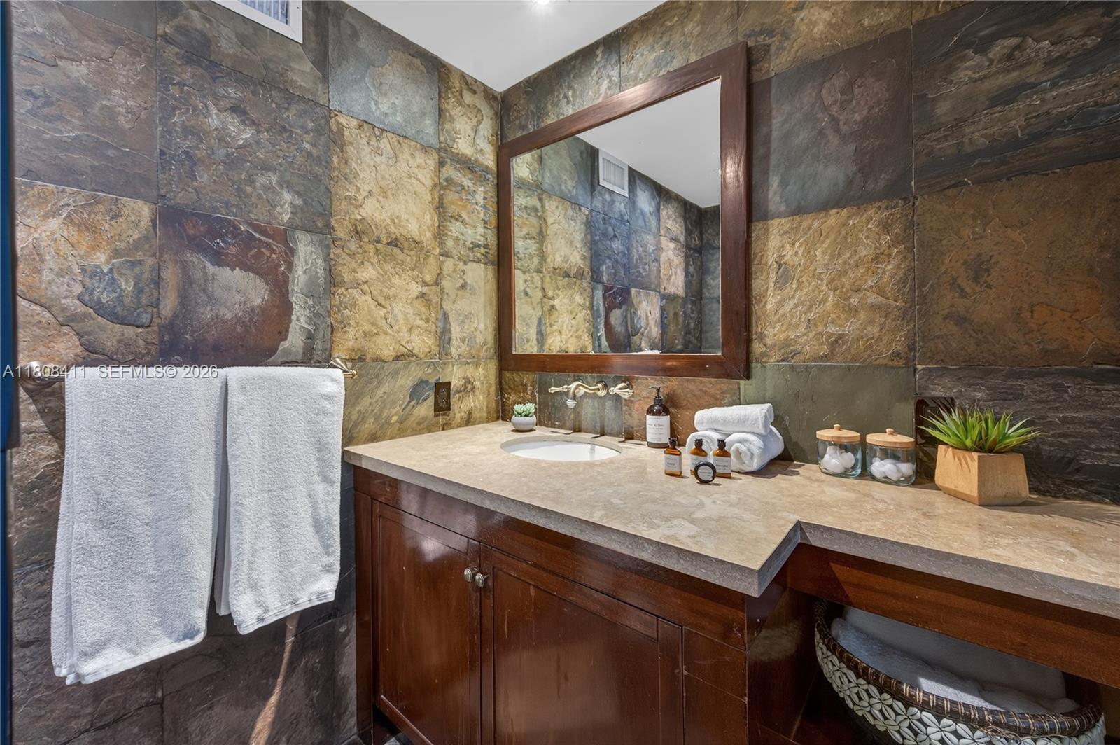 SAN MARINO ISLAND - Residential