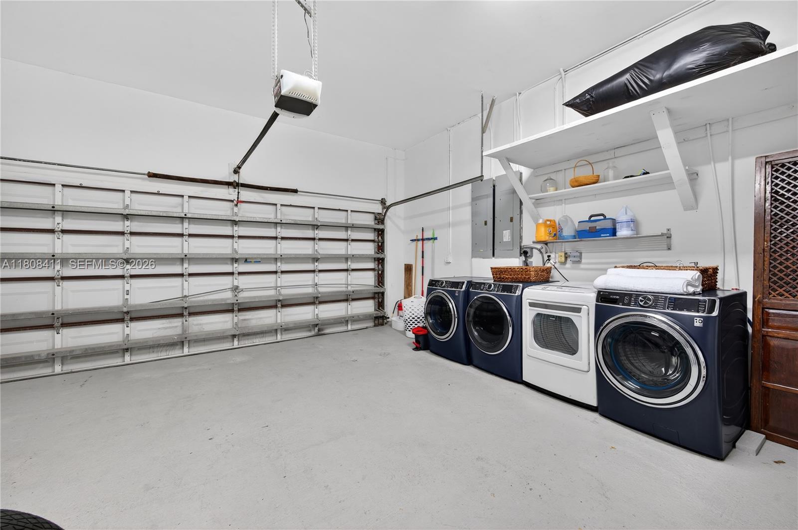 SAN MARINO ISLAND - Residential