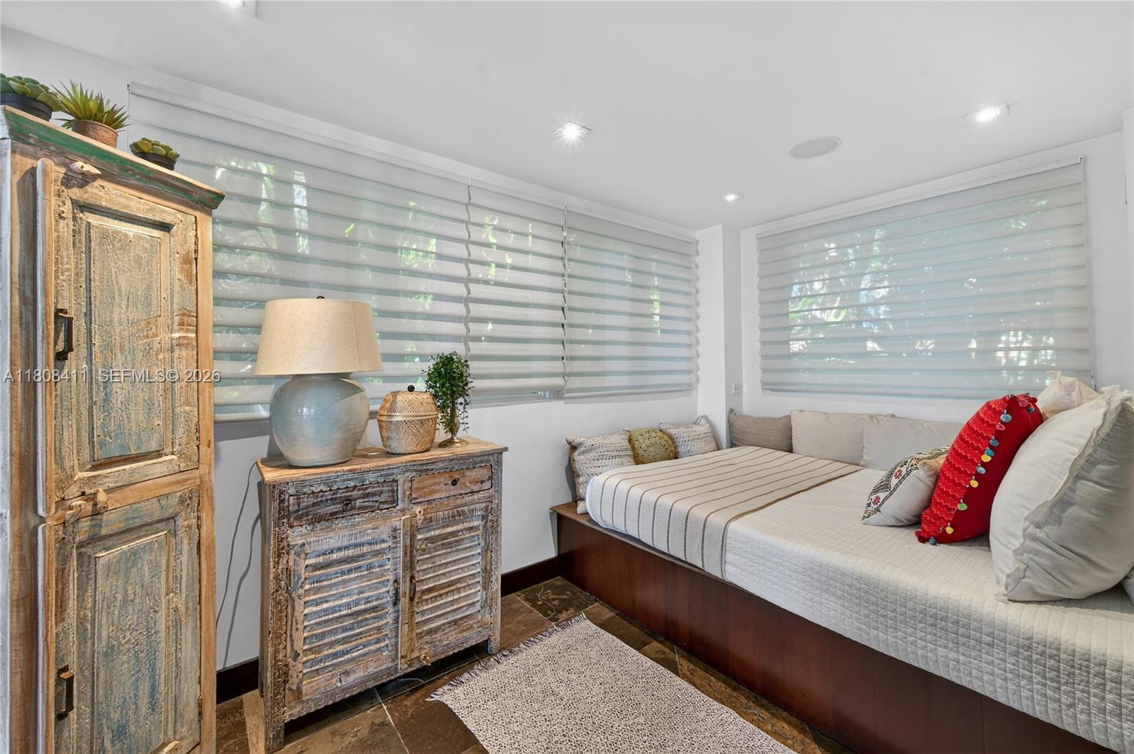 SAN MARINO ISLAND - Residential