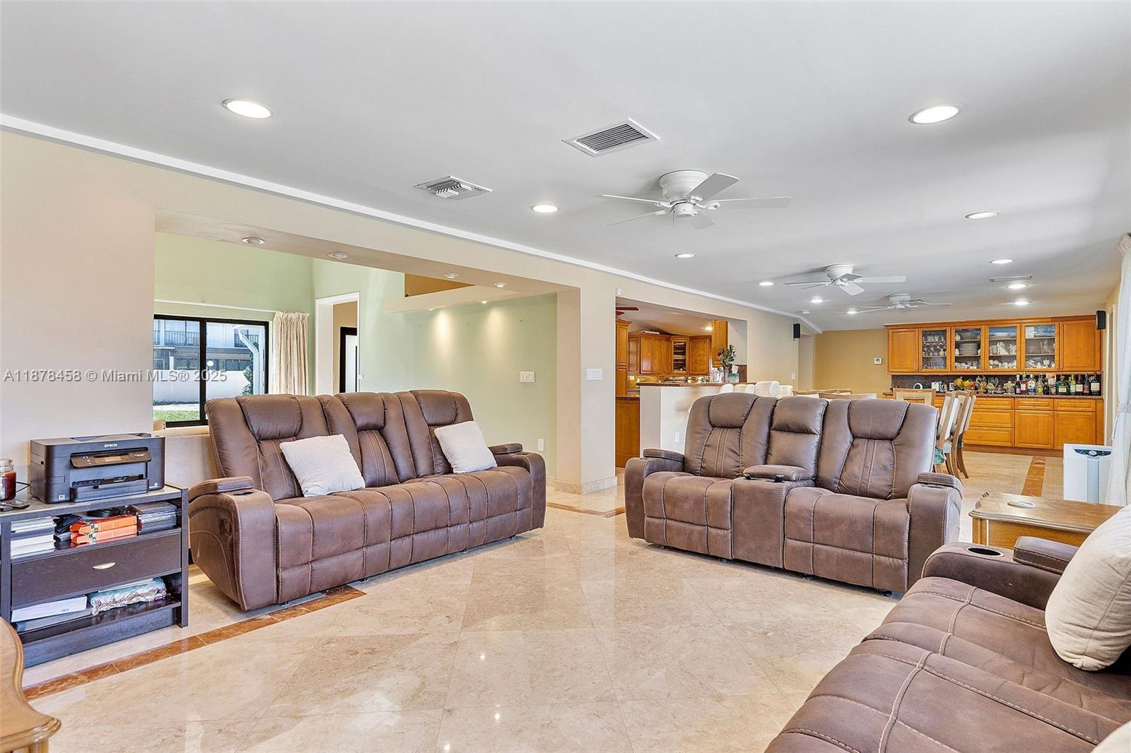 ENCHANTED LAKE - Residential