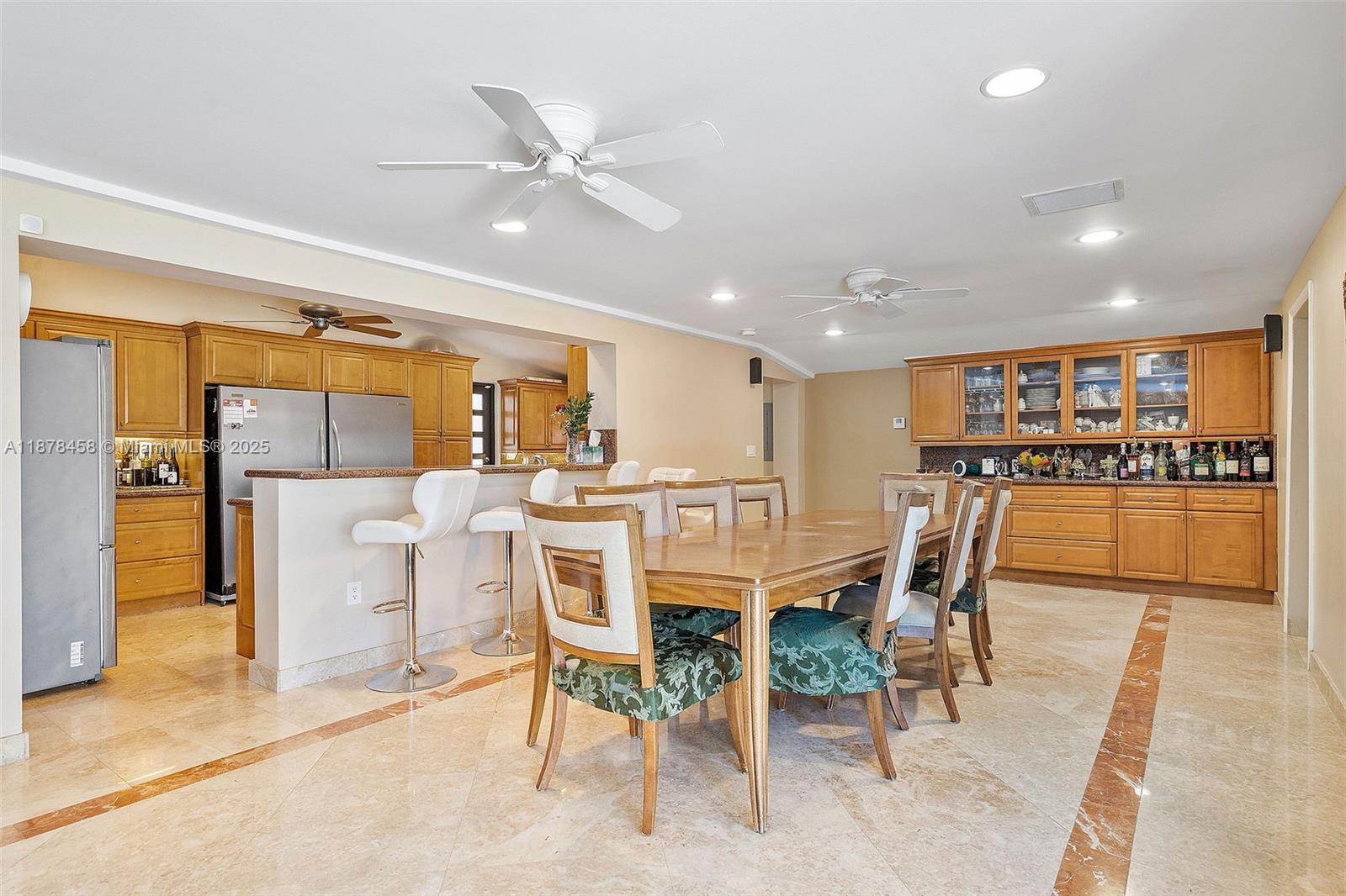 ENCHANTED LAKE - Residential