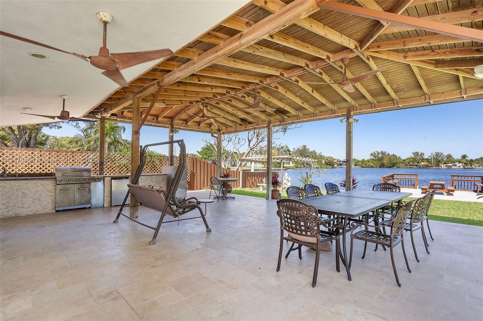 ENCHANTED LAKE - Residential