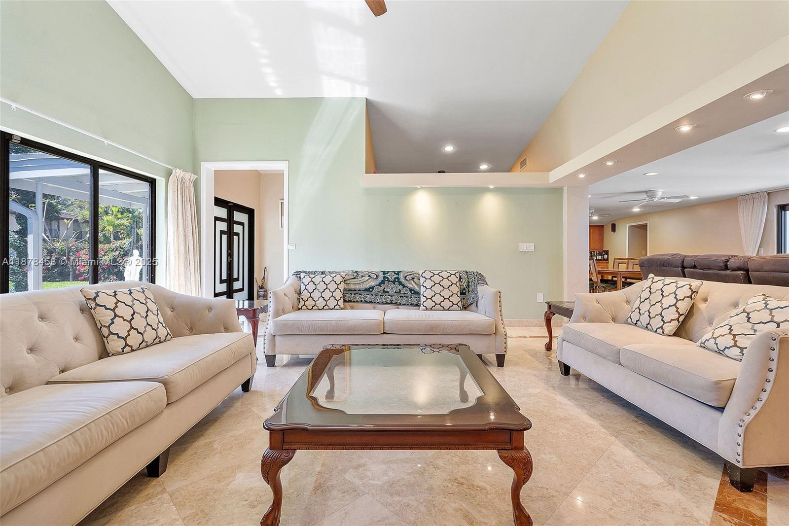 ENCHANTED LAKE - Residential