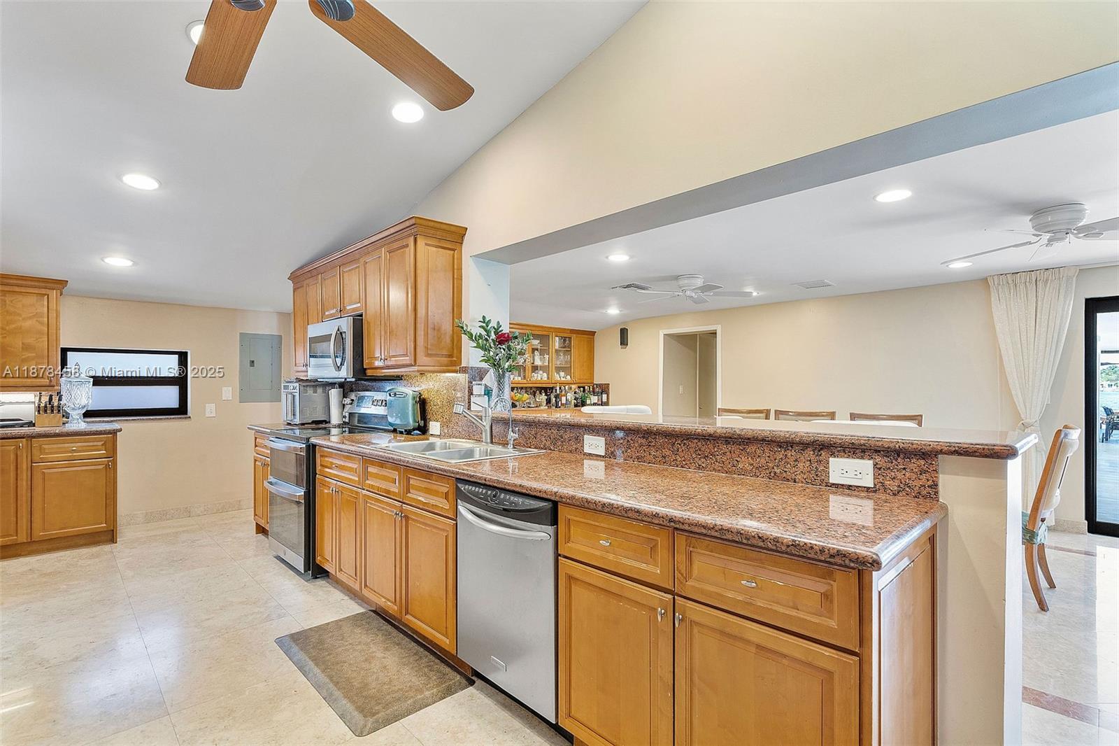 ENCHANTED LAKE - Residential