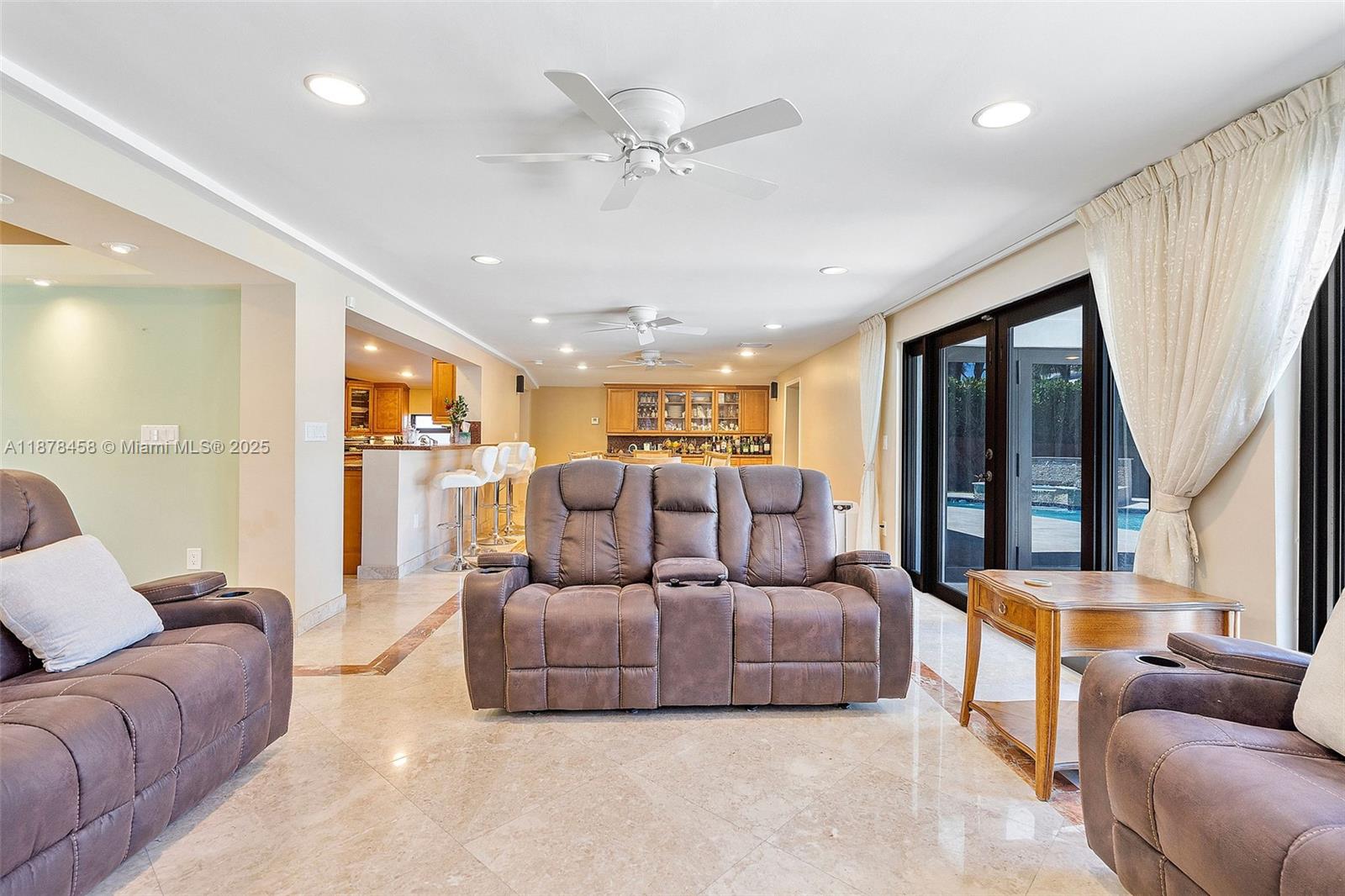 ENCHANTED LAKE - Residential