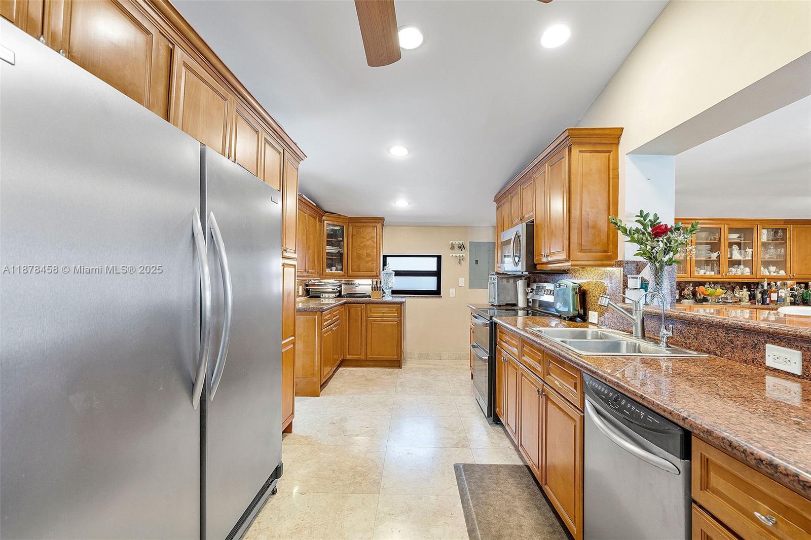 ENCHANTED LAKE - Residential