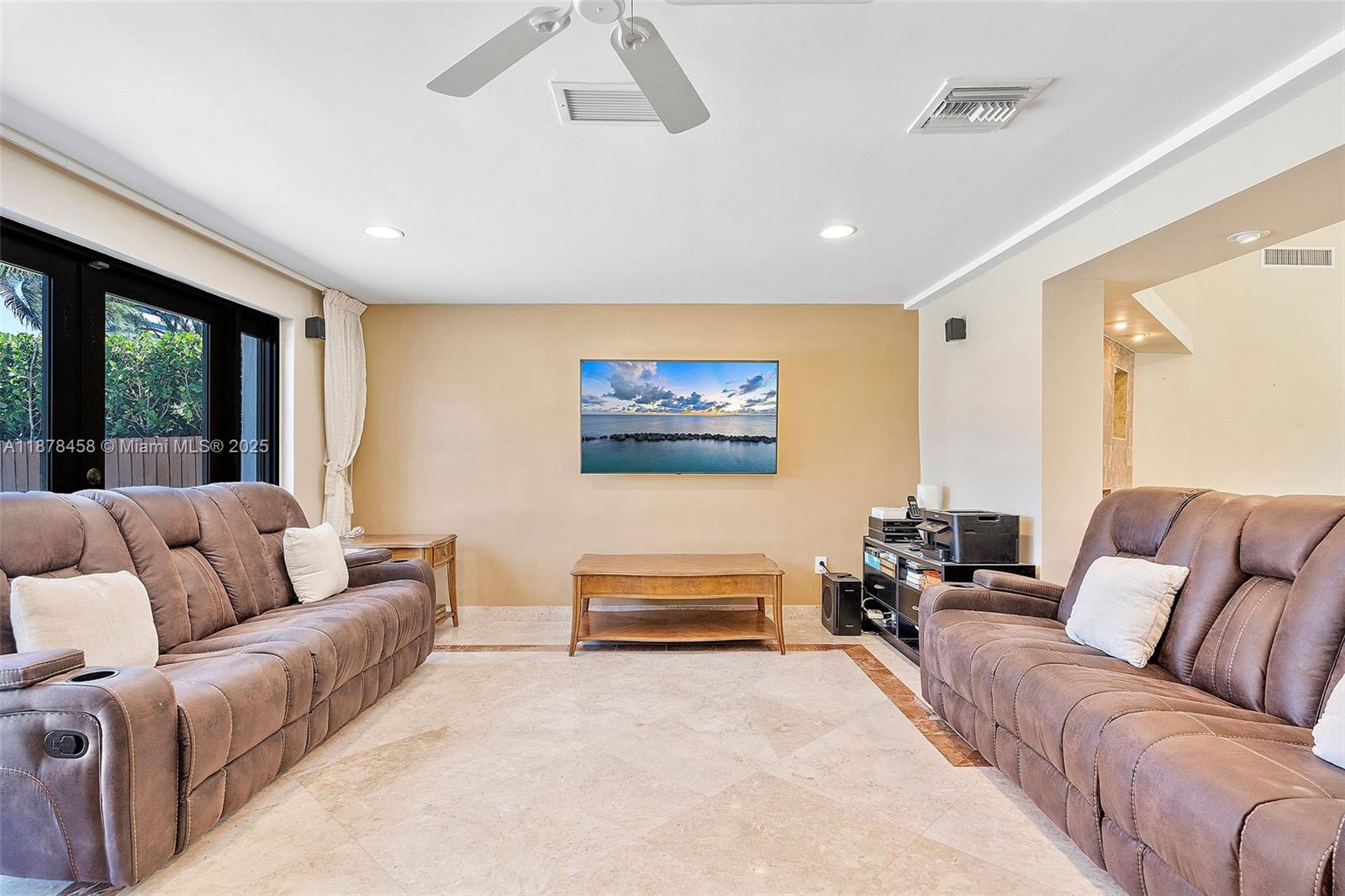 ENCHANTED LAKE - Residential